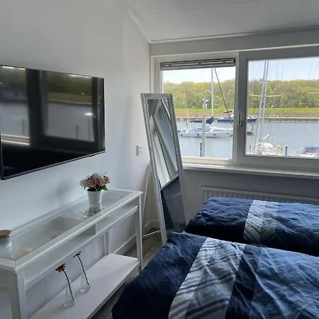 With 1 Bedroom 펜션 비어링거워프